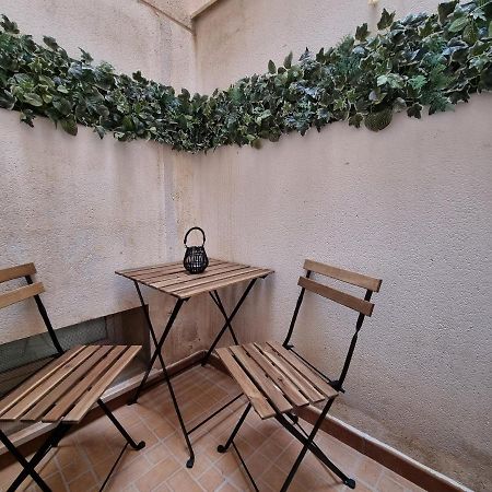 Sea & Wave Maria Boutique Apartment Малага Экстерьер фото